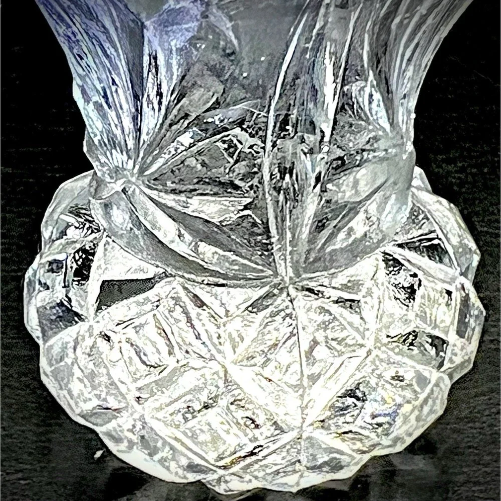Vintage Diamond/ Crystal Cut 2”Toothpick Holder w/  Sawtooth Rim